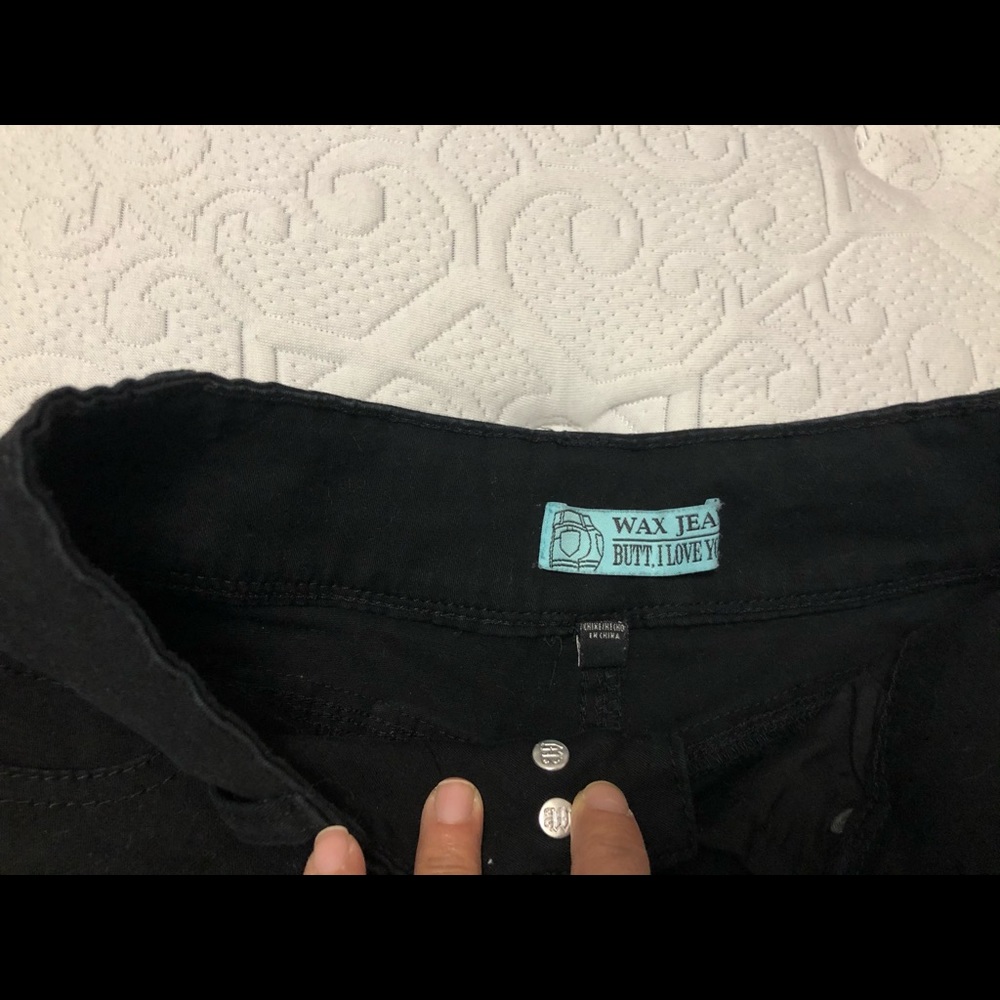 Set of 2 Butt I love you wax Jean shorts!